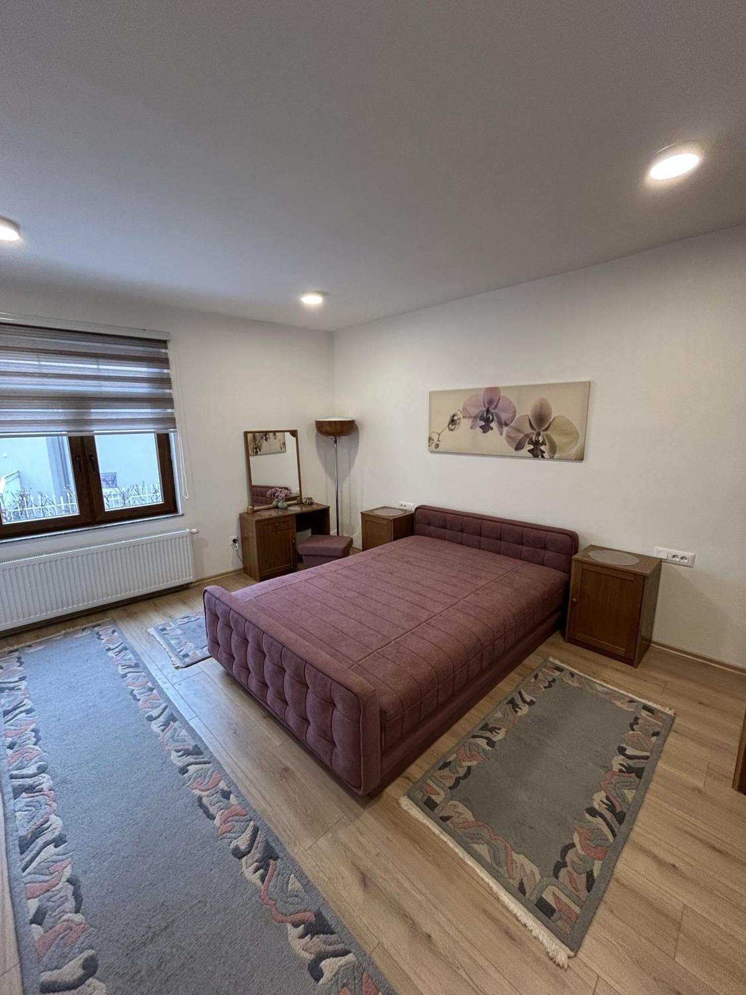 Apartment Center Point